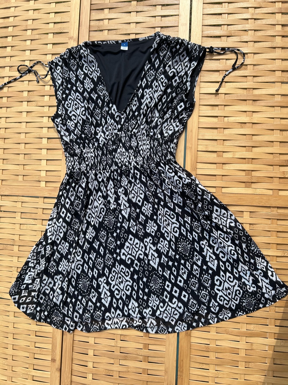 🔥3/$8- Old Navy Black and White Patterned Women’s Dress